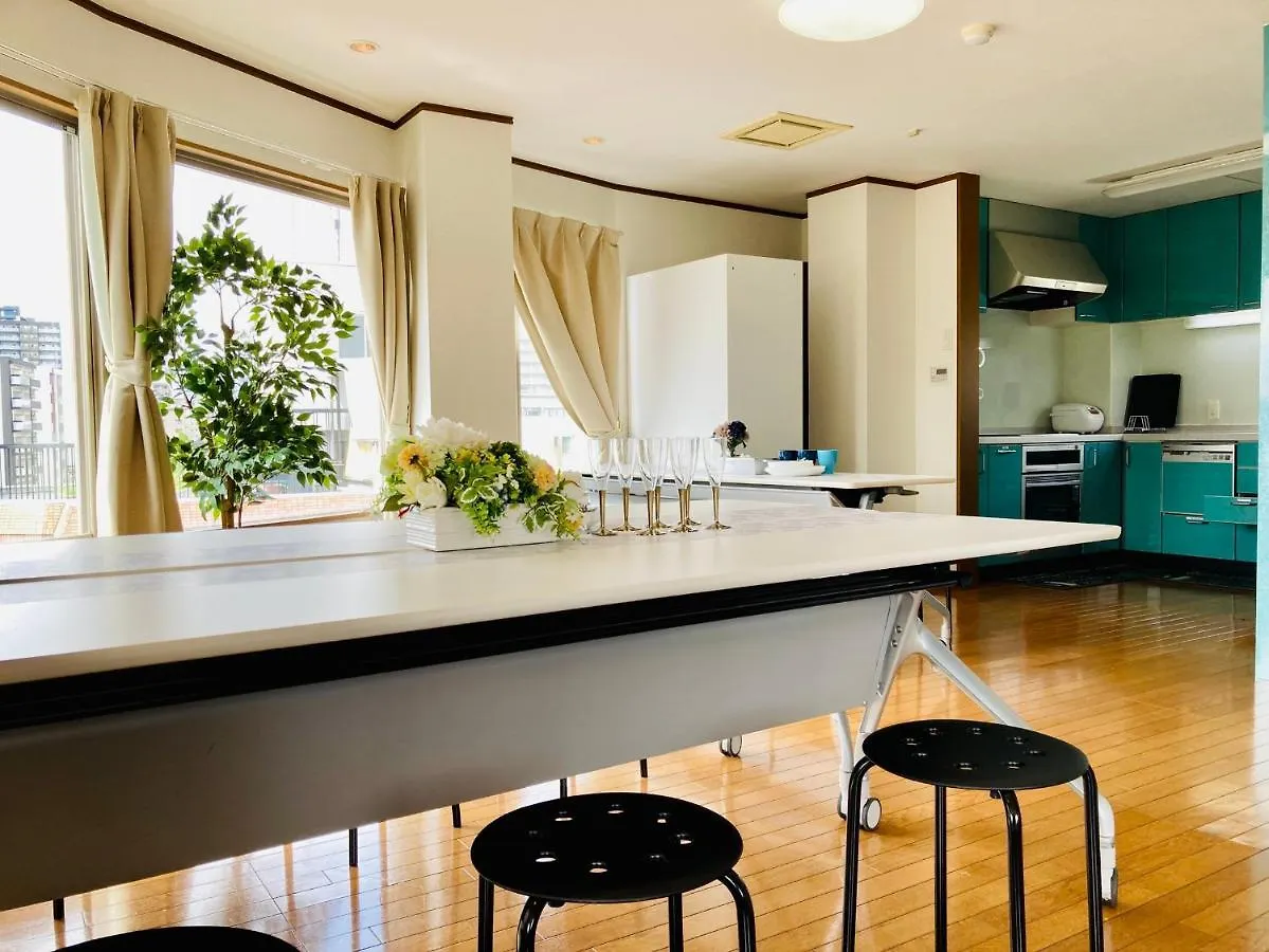 Good Stay Hostel 難波ⅱスイート Osaka Lägenhet